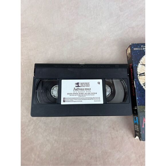 Vintage VHS Horror Amityville 1992: It’s About Time - Picture 3 of 4